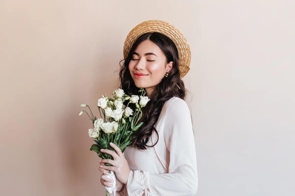 perempuan bahagia