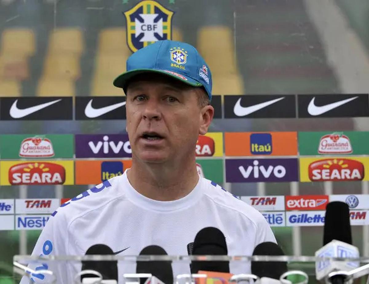 Profil Mano Menezes, Pelatih Sepak Bola Profesional Brasil yang Beberapa Kali Dipecat Tim Asuhannya
