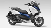 Honda Forza 125 dirancang mampu berakselerasi di segala medan dengan kapasitas kompartemen yang luas.