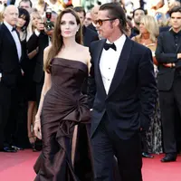 Meskipun selama ini Pitt mendapat tekanan yang luar biasa dari Jolie. Terlebih soal urusan anak, namun nampaknya tak membuat Pitt dendam. Terbukti baru-baru ini dikabarkan ia siap memperbaiki hubungannya. (AFP/Bintang.com)