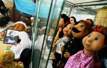 Hingga akhir hayatnya, Pak Raden bersahaja dan dekat dengan anak