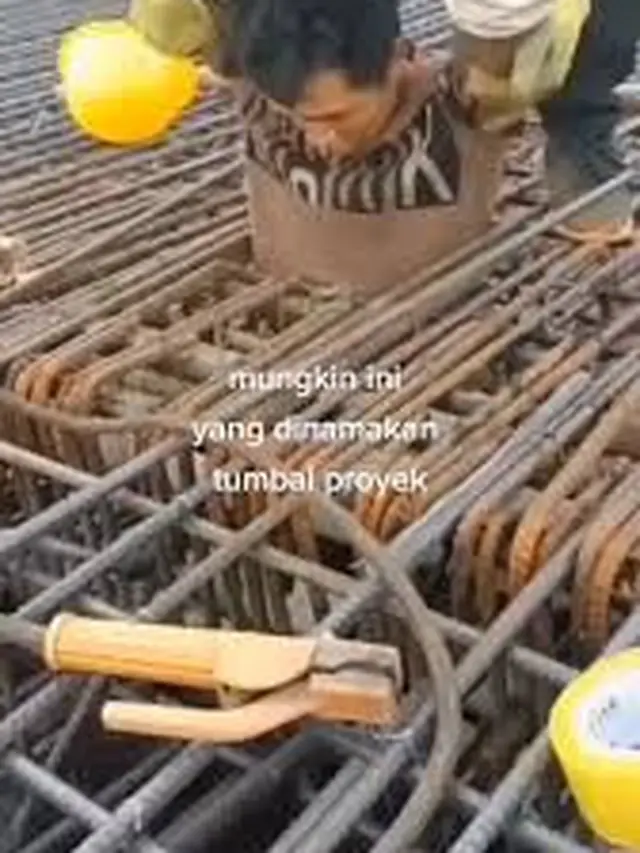 7 Potret Nyeleneh Pekerja Terjebak di Lokasi Pembangunan, Netizen: Tumbal Proyek