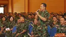 Citizen6, Surabaya: Setelah pengarahan diberikan oleh Wadan Kobangdikal Brigjen TNI (Mar) Sturman Panjaitan, acara dilanjutkan dengan sesian tanya jawab yang dilakukan oleh salah satu perwira Kobangdikal. (Pengirim: Penkobangdikal).