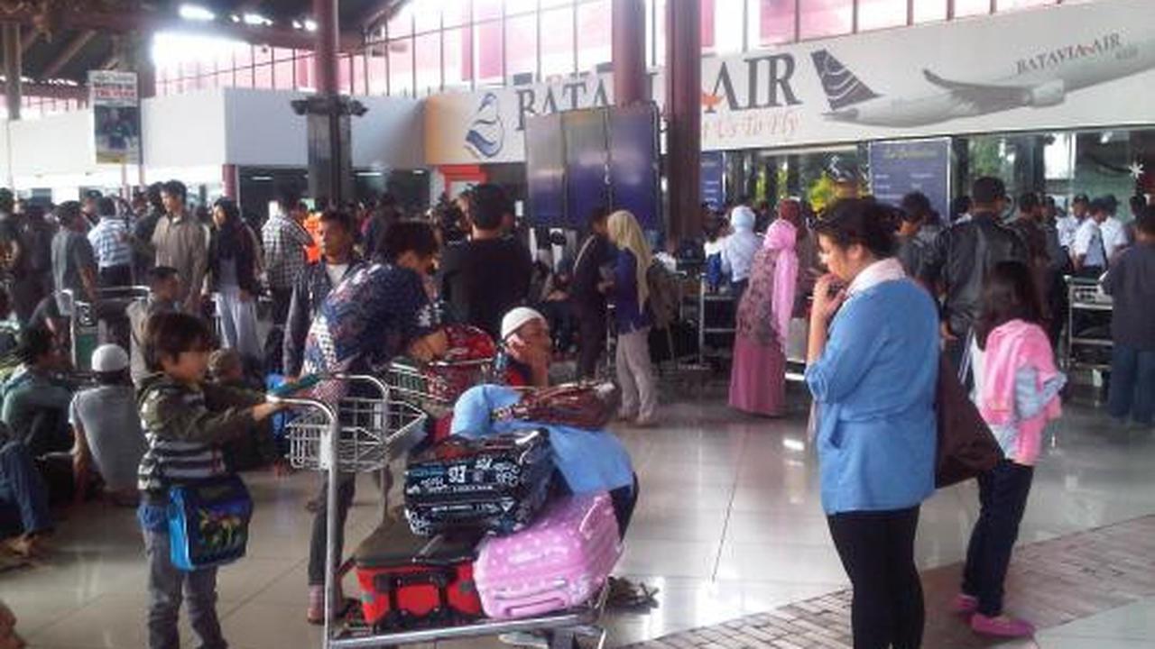Kantor Batavia Air 'dikepung' calon penumpang