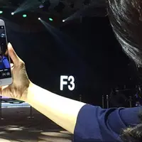 Sama dengan tipe sebelumnya F3 Plus, OPPO F3 merupakan seri selfie expert OPPO yang menawarkan kesempurnaan dari group selfie. 