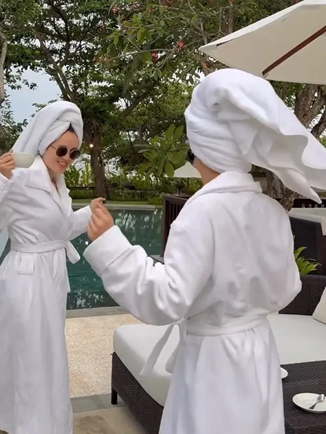 Cathy Sharon dan Julie Estelle (Instagram/cathysharon)