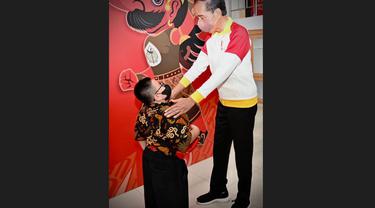 Bocah 9 tahun bernama Jovan akhirnya bertemu dengan Presiden Jokowi. (Biro Pers, Media dan Informasi Sekretariat Presiden)