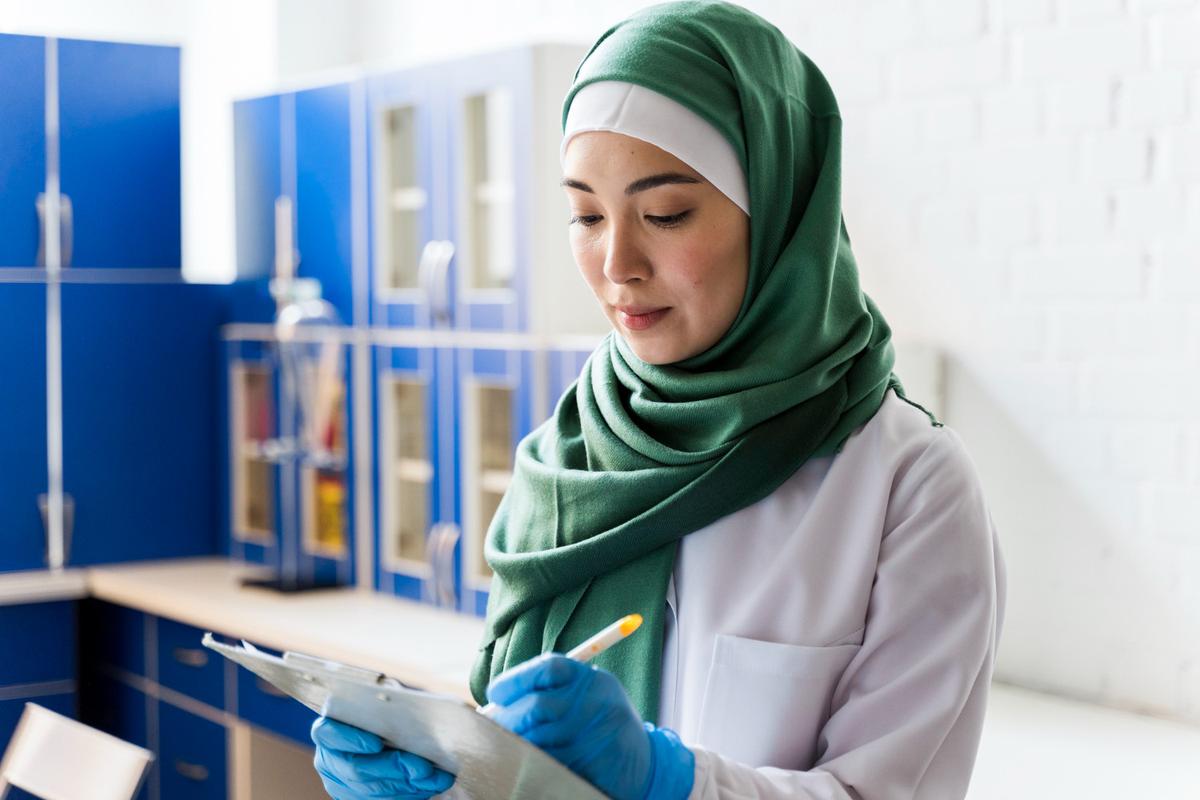 Ilustrasi Medical Check Team