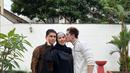Kedekatan Verrell Bramasta dan Athalla Naufal dengan Venna Melinda memang sangat baik. Bahkan selama aktris 50 tahun itu menjanda, Verrell dan Athalla rutin mendampingi sang ibu di berbagai kegiatan. (Liputan6.com/IG/@bramastavrl).