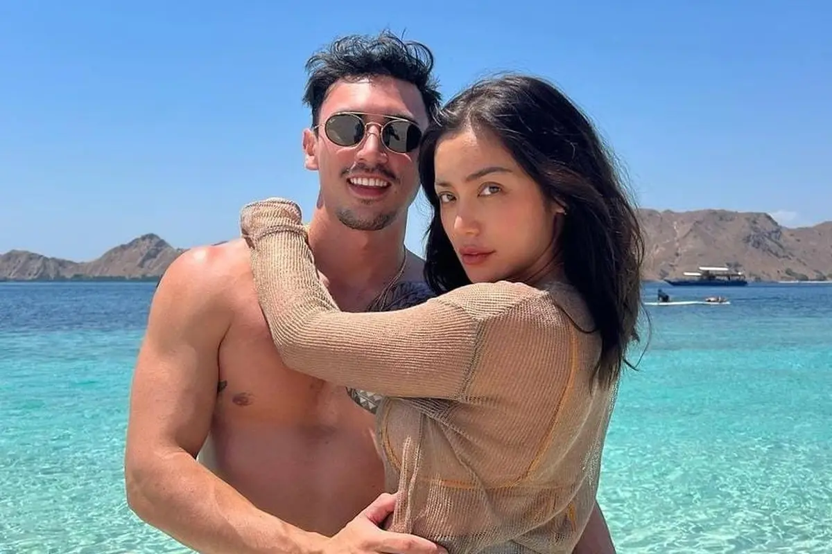 Foto Liburan Jessica Iskandar dan Suami Bikin Salfok
