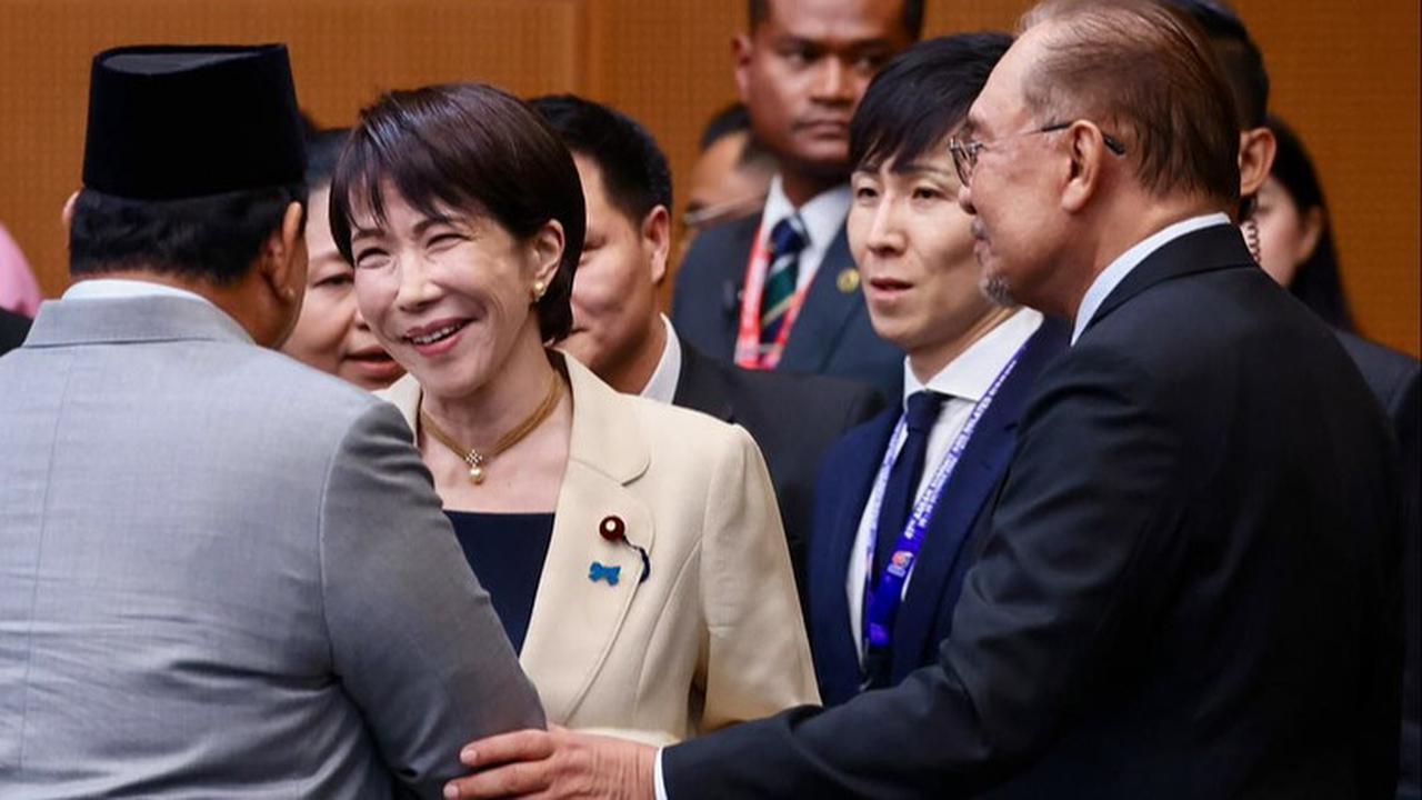 VIDEO: Momen Prabowo Buat PM Jepang Tertawa Ngakak di KTT Asean