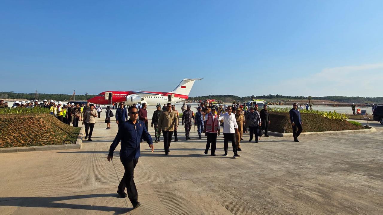 PTPP Berhasil Fasilitasi Pendaratan Perdana Pesawat Kepresidenan di Bandara IKN