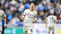 Yang Min-hyeok saat bermain bersama Gangwon FC di K League 1. (Bola.com/Gangwon-fc)