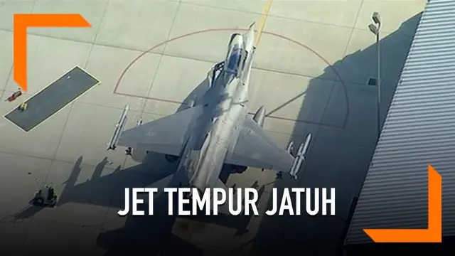 Pesawat jet tempur F-16 jatuh menimpa bangunan di California. Pilot berhasil melontarkan diri.