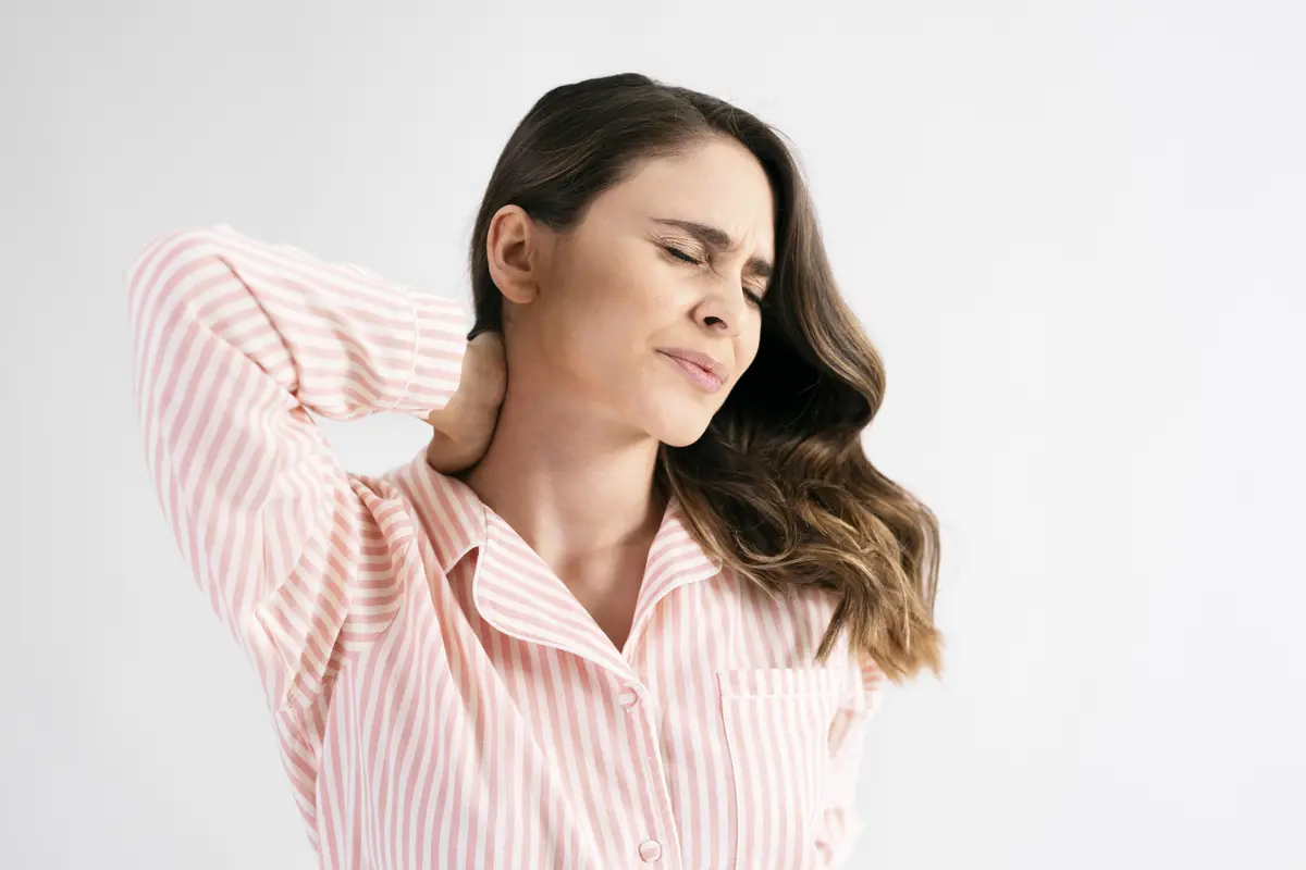 Latihan Neck & Ear Sebagai Solusi pada Nyeri Leher