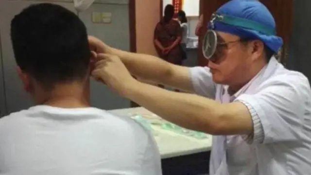 Gendang Telinga Pecah Akibat Tak Sengaja Dicium Oleh Sang Kekasih