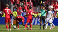 Wasit Facundo Tello memimpin jalannya pertandingan Timnas Kanada versus Bosnia-Herzegovina di Toronto Stadium, Sabtu (13/06/2026) dini hari WIB. Dalam duel tersebut, kedua tim harus puas bermain imbang 1-1.  (AP Photo/Stephanie Scarbrough)