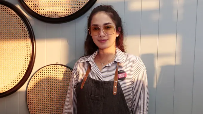 [Bintang] Ussy Sulistiawaty