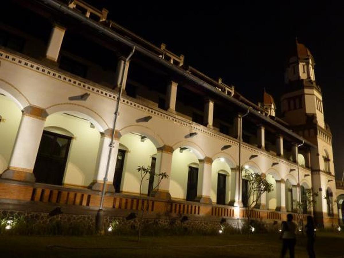 Menelusuri Lawang Sewu Semarang yang terkenal angker