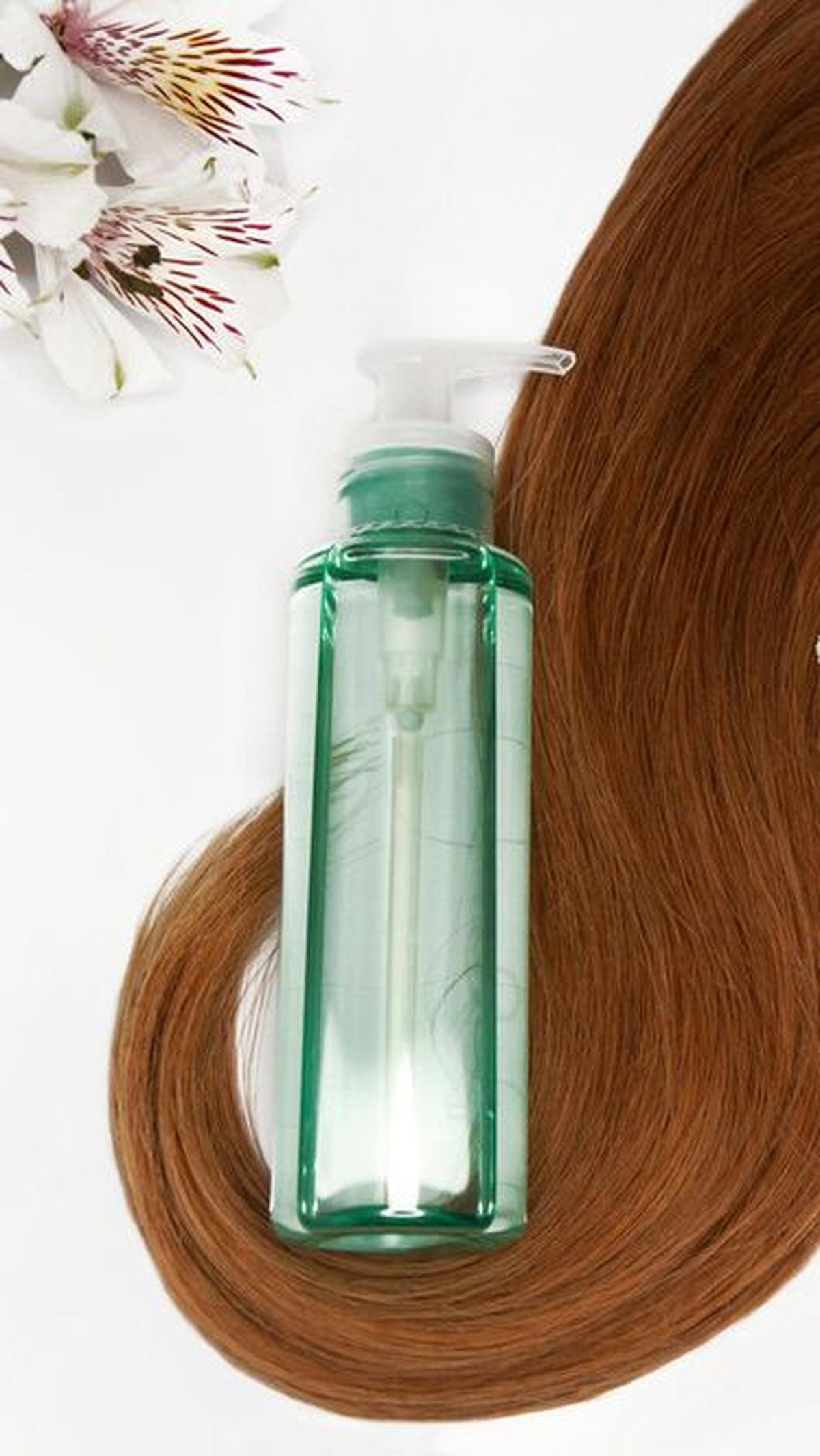 4. Hindari Sampo dengan Bahan Pemicu Iritasi untuk Kulit Kepala Sensitif<br>