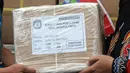 ”Alhamdulillah surat suara PPWP (pemilihan presiden dan wakil presiden) sudah kami terima di KPU kota Jakarta Timur. Jumlah yang kami terima itu 2.436.059 lembar," kata Ketua KPU Jakarta Timur Tedi Kurnia di Jakarta. (merdeka.com/Imam Buhori)