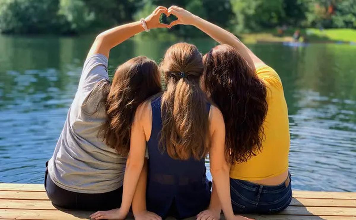 4 Zodiak yang Mampu Meredakan Sakit Hati dengan Membantu Orang Lain