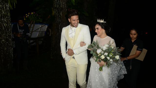 [Fimela] Resepsi Pernikahan Ammar Zoni dan Irish Bella