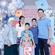 Dari rasa sedih karena anak lebih dekat ke ayah hingga rutinitas pelukan setiap jam, Titi Kamal membagikan sisi lain parenting yang penuh dinamika jelang anak memasuki usia remaja. [@titi_kamall].