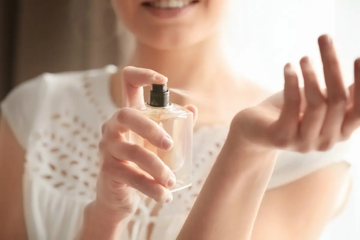 Ilustrasi Parfum Buat Istri via Shutterstock.com