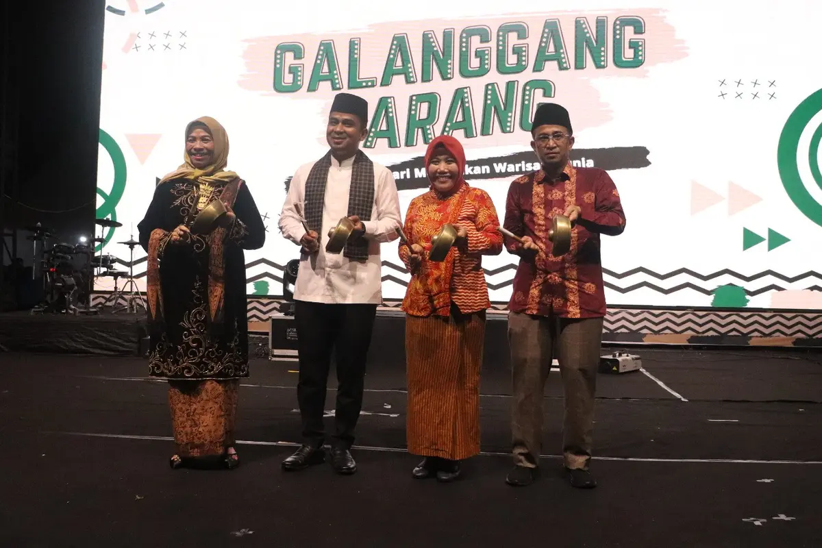 Kegiatan yang bernama Galanggang Arang 2023 merupakan inisiatif kolaboratif antara Kemendikbudristek melalui sejumlah pihak bersama komunitas seni budaya, tokoh adat ninik-mamak dan masyarakat.