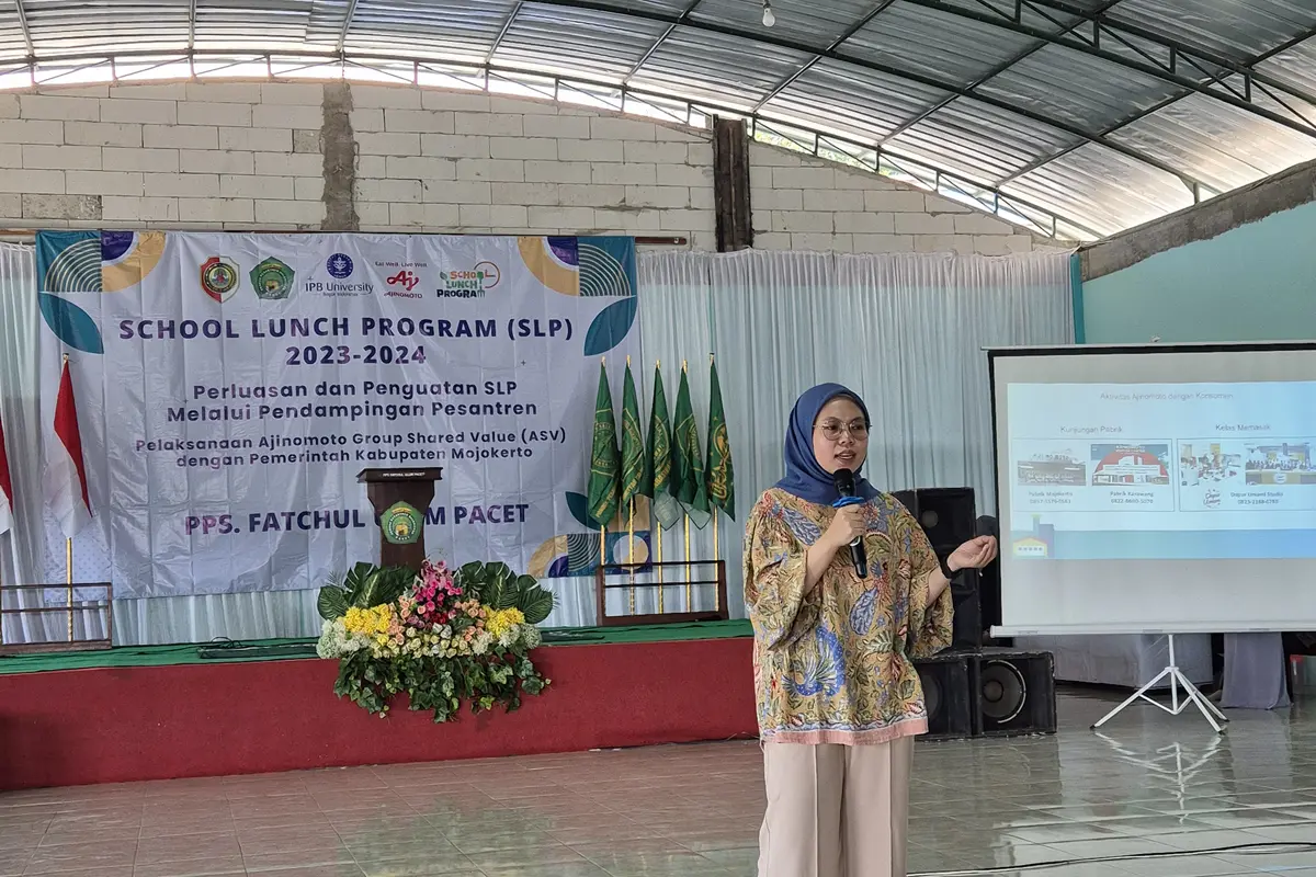 Tingkatkan Kecukupan Gizi Anak Sekolah, Bupati Mojokerto Apresiasi School Lunch Program Ajinomoto
