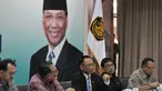 Menteri ESDM, Jero Wacik (tengah) beserta jajarannya menggelar konferensi pers di kantornya, Jakarta, Selasa (5/8/14). (Liputan6.com/Johan Tallo)