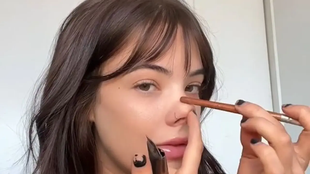 Cara Menggambar Garis Kontur di Hidung agar Tampak Ramping dan Mancung
