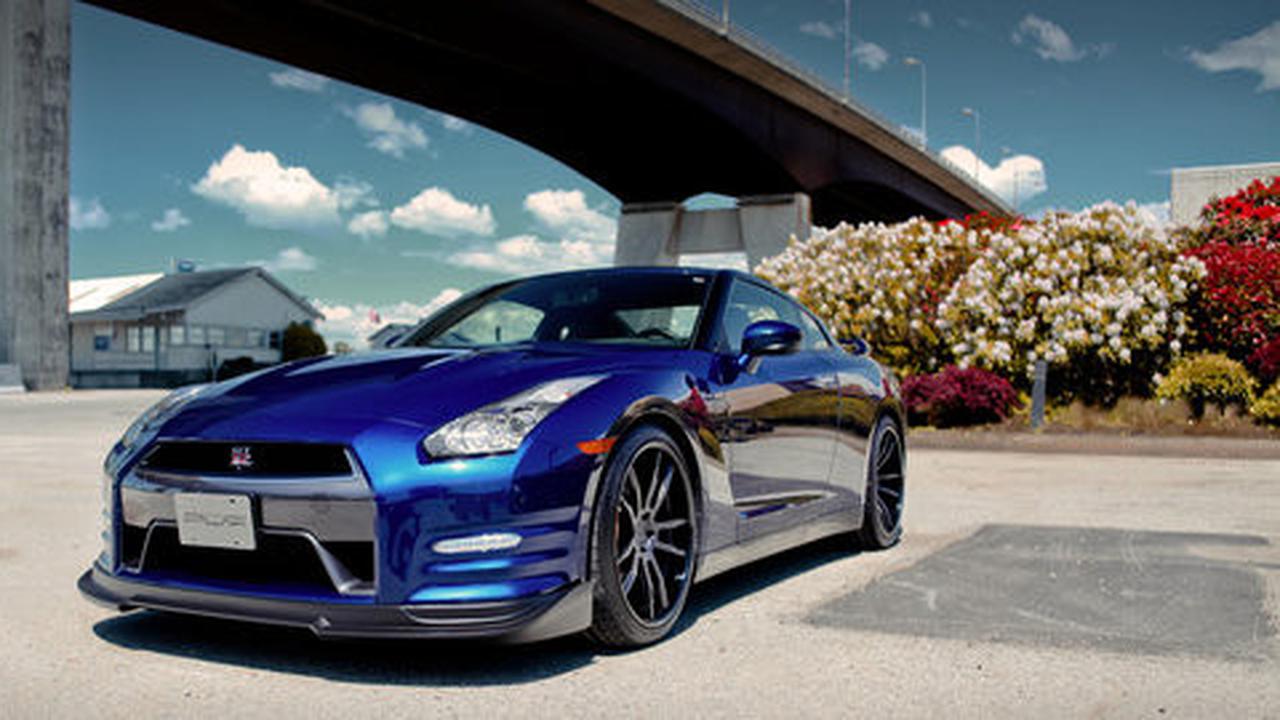 Bukan putih, warna mobil populer tahun 2015 adalah biru!