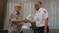 Wakil Presiden (Wapres) Republik Indonesia ke-6, Try Sutrisno mengapresiasi dan menyambut baik kebijakan Pemprov DKI Jakarta yang membebaskan pembayaran Pajak Bumi dan Bangunan Perdesaan dan Perkotaan (PBB-P2).