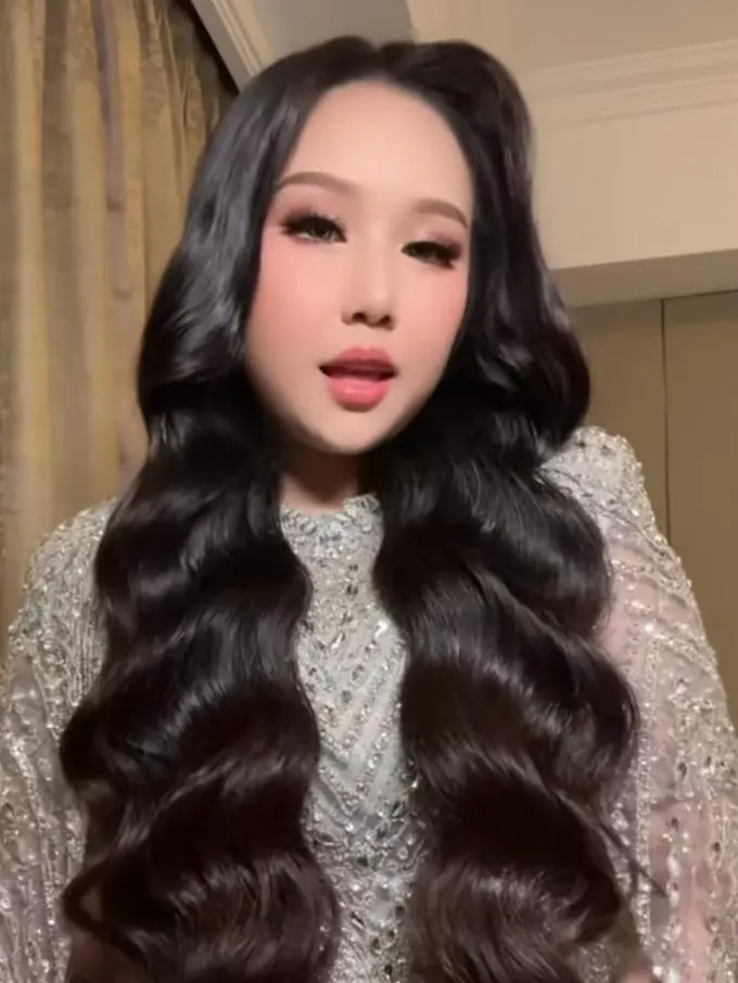 Glamor Bak Putri Kerajaan, Sisca Kohl Tampil Memukau dengan Royal Fairy Makeup di Pernikahan Sang Adik Ipar, Jessica Jane