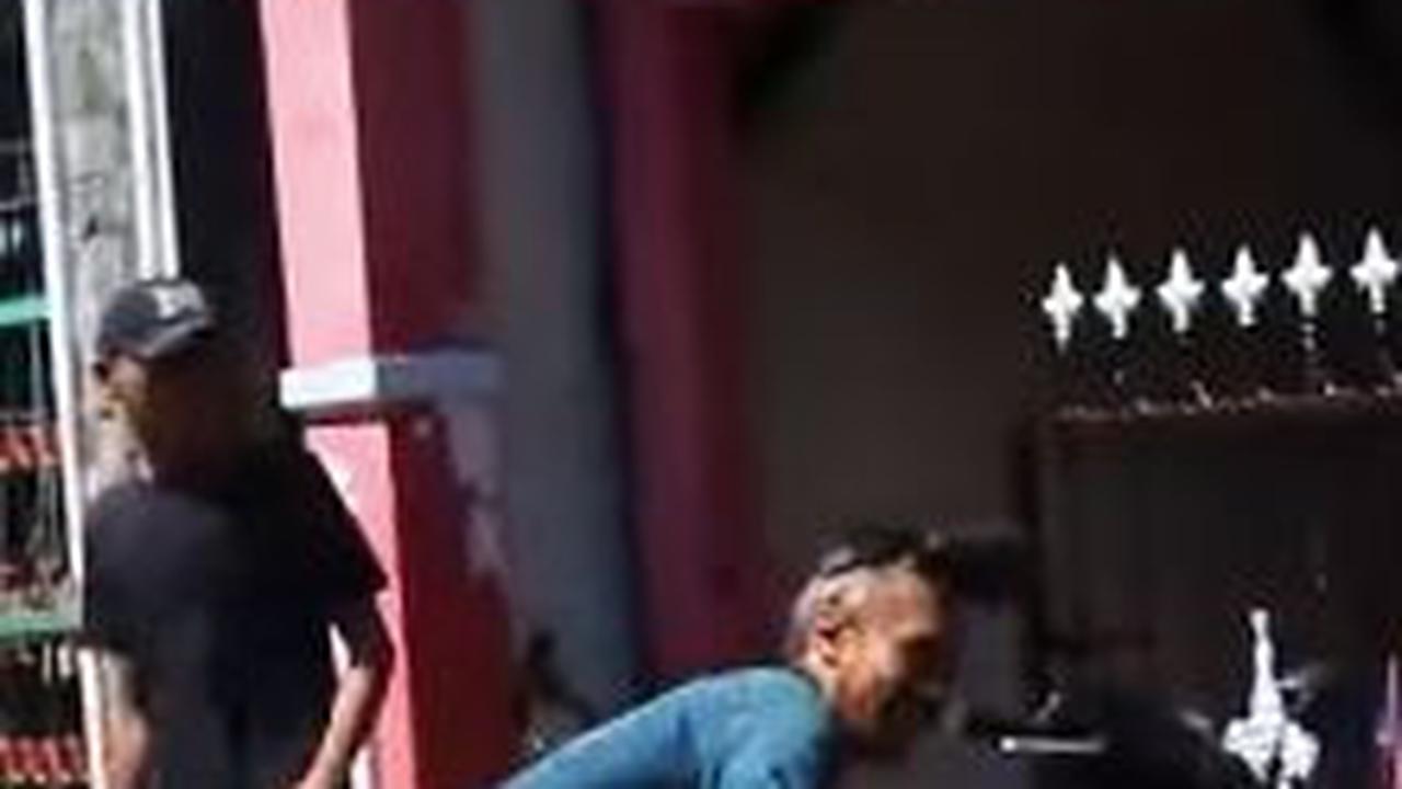 Anak-anak Bandung Minta Barang bekas untuk Perayaan HUT RI<br>