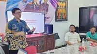 Berbagi Peduli juga membuat program sekolah kecil yakni Sekolah Cerdas Peduli yang bertujuan untuk menumbuhkan kecerdasan dan rasa kepedulian anak-anak yatim. (Liputan6.com/Pramita Tristiawati)