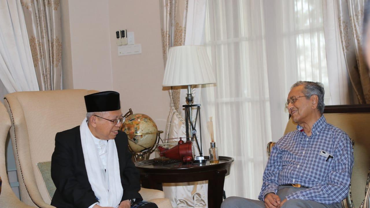 Bakal cawapres KH Ma’ruf Amin bertemu dengan Perdana Menteri Malaysia Mahathir Muhammad di Kuala Lumpur Malaysia. (Istimewa)