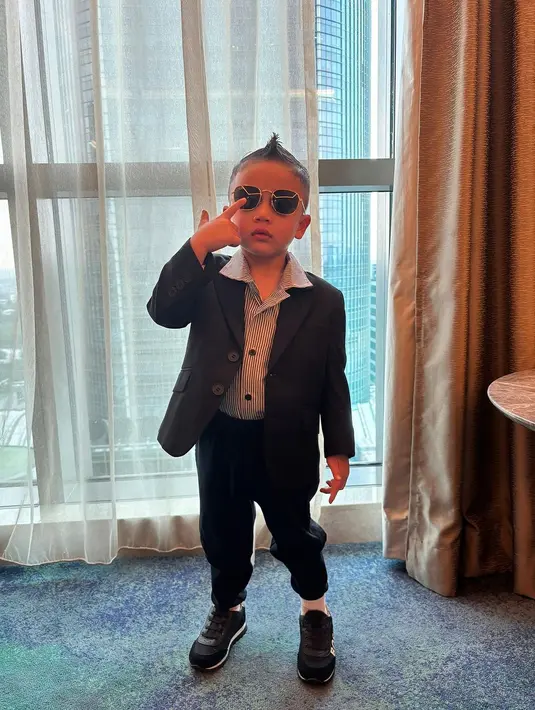 Di antara mereka, ada Rayyanza Malik Ahmad, putra Nagita Slavina dan Raffi Ahmad. [Foto: IG/@raffinagita1717].