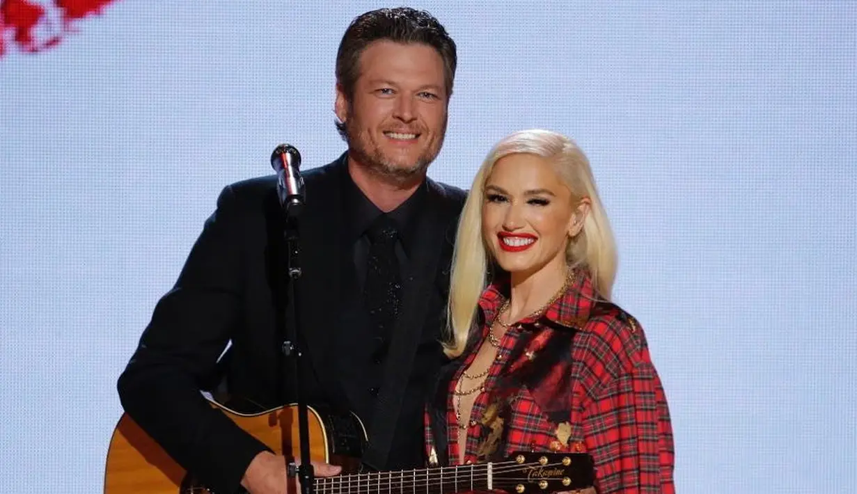 Gwen Stefani dan Blake Shelton memang selalu mesra dan bikin iri banyak orang. (instagram/gwenstefani)