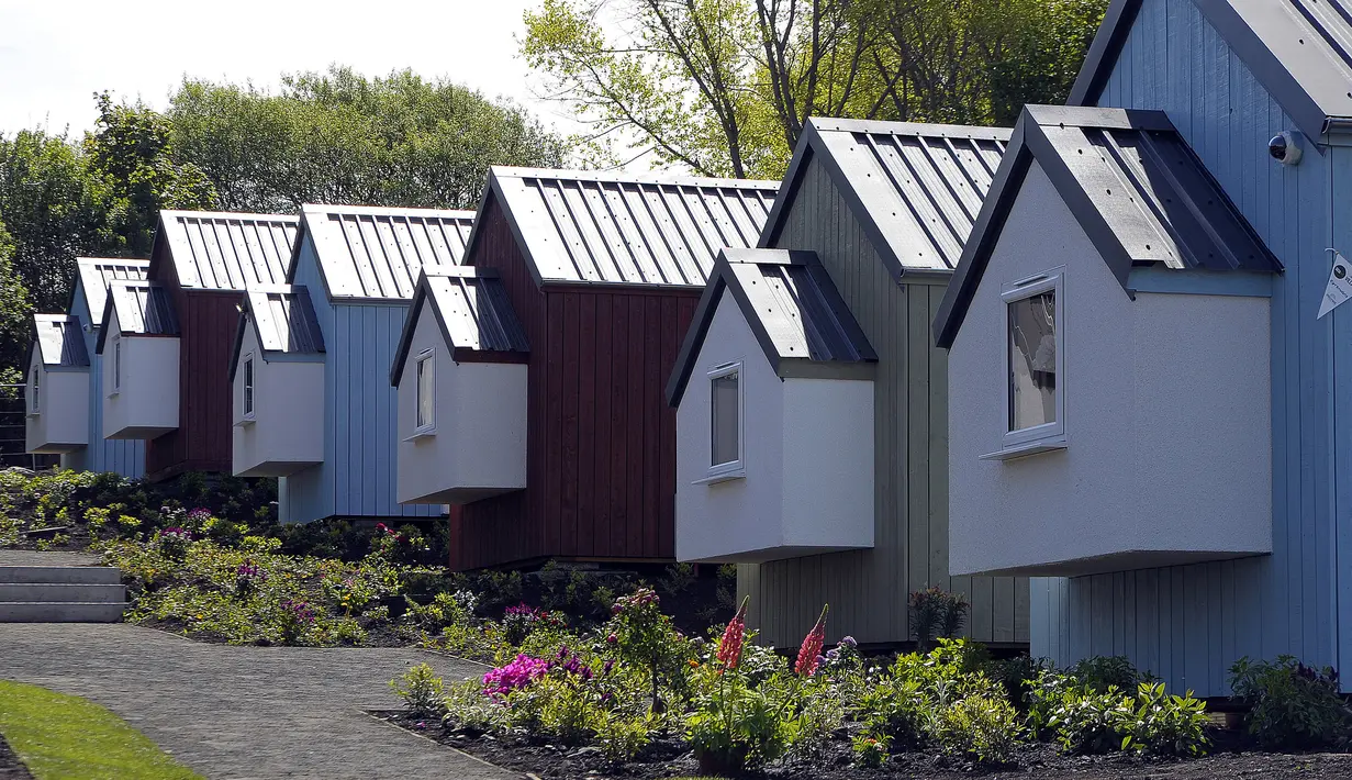 Desain rumah ala NestHouse pada peluncuran proyek Social Bite Village di Granton, Edinburgh di Skotlandia, 17 Mei 2018. Social Bite berencana membangun 10 rumah dengan biaya rendah dan lingkungan yang aman bagi 20 orang tunawisma. (AFP/Andy Buchanan)