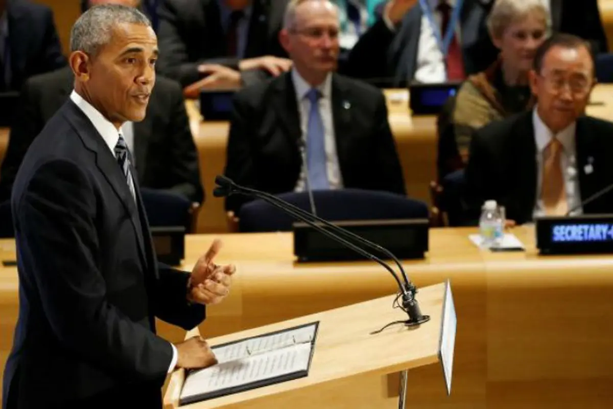 Barack Obama saat menyampaikan pidatonya dalam KTT yang membahas tentang pengungsi di New York City