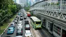 Pemprov DKI Jakarta akan membangun pembatas jalan busway berupa beton setinggi setengah meter agar pengguna jalan tidak memasuki jalur busway.(Antara).