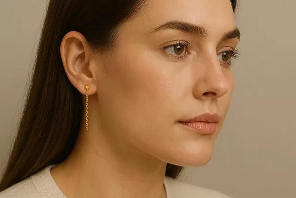 7 Model Anting Emas Tusuk Terbaru 2025, Simpel tapi Elegan untuk Berbagai Gaya