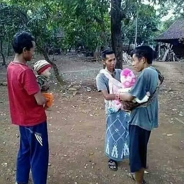 10 Potret Lucu Bapak Rumah Tangga saat Jaga Anaknya yang Masih Kecil Ini Kocak