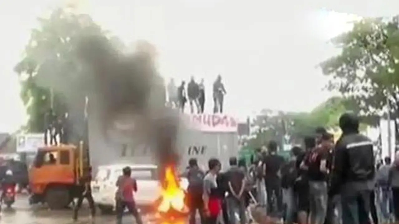 Peringatan Hari Sumpah Pemuda di Makassar Berakhir Ricuh