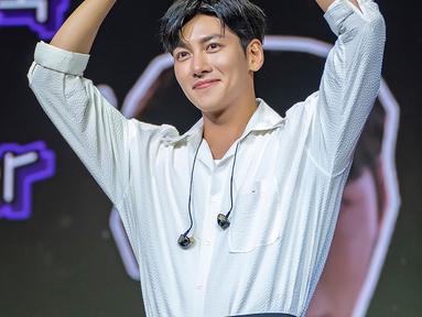 Bagi penggemar drama Korea, tentu saja udah nggak asing lagi dengan aktor bernama Ji Chang Wook bukan? (FOTO: https://www.instagram.com/jichangwook/)