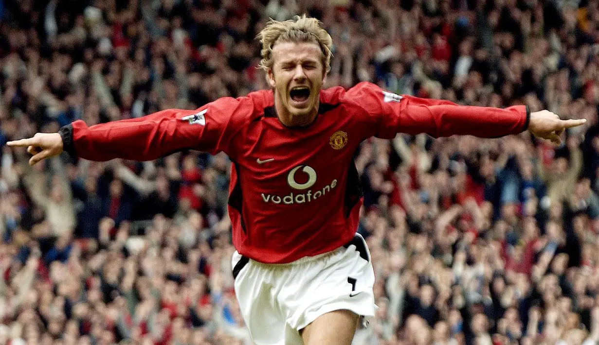 Manchester United memutuskan untuk menjual David Beckham setelah berselisih dengan Sir Alex Ferguson. Setan Merah sudah sepakat untuk melepas Beckham ke Barcelona dengan biaya 25 juta pounds. Namun, sang pemain menolak dan memilih bergabung ke Real Madrid. (AFP/Paul Barker)