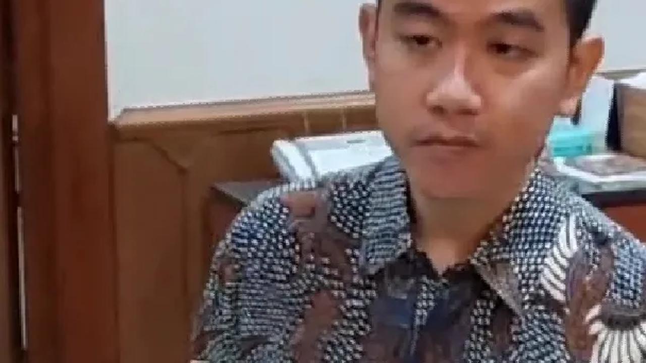 Penjelasan Gibran soal Isu Ada Peran Ibu Iriana Dalam Pencalonan Cawapres